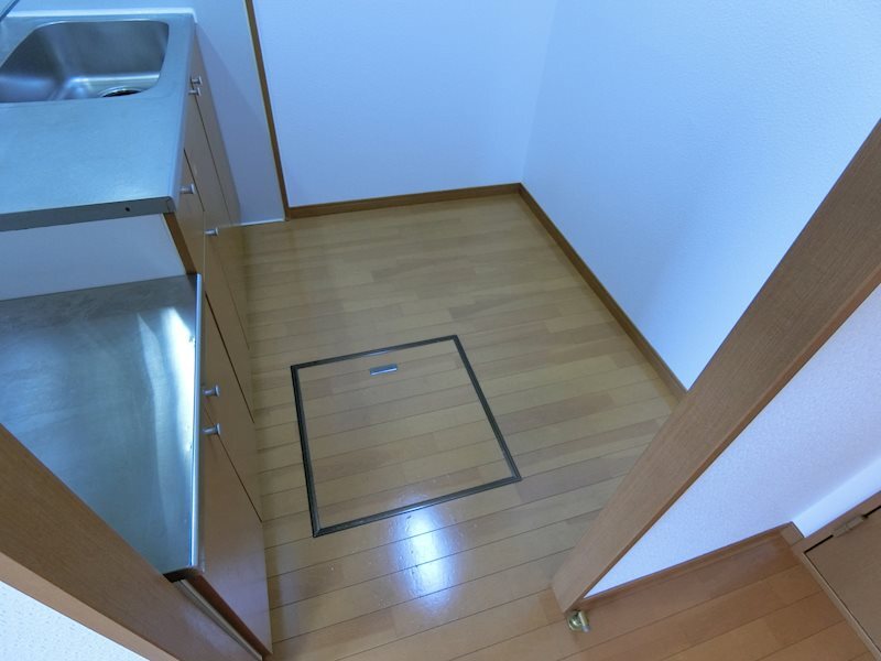 拡大写真:ブリリアンス 1階107のキッチン