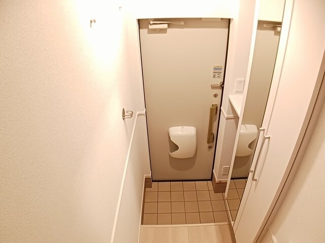 拡大写真:福岡市早良区小田部2丁目 3階301の玄関