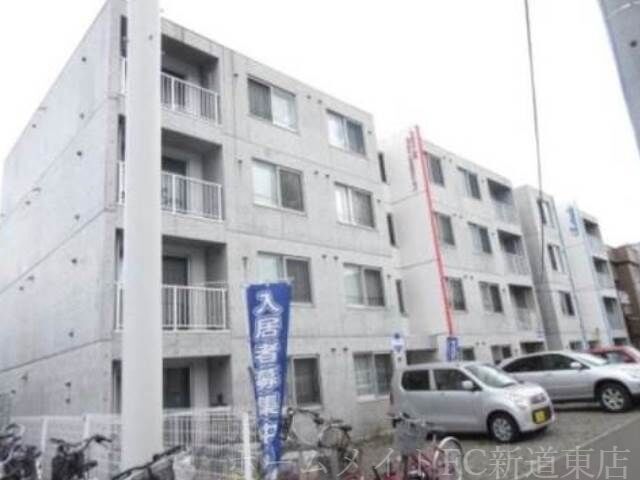 拡大写真:メゾンクー・ドゥ・クール 4階402の建物外観