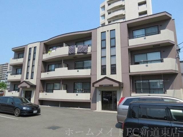 拡大写真:パルテール 3階301の駐車場