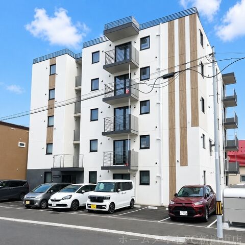 拡大写真：ＤＯＵＢＬＥＢＥＲＲＹ 2階203の建物外観