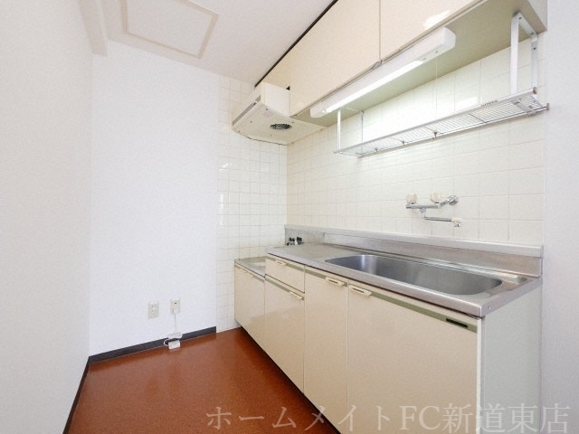 拡大写真:コスモ本町 5階502のキッチン