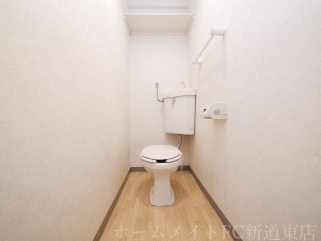拡大写真:コスモ本町 5階502のトイレ