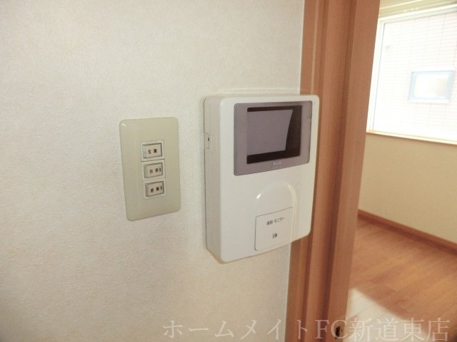 拡大写真:マルシメ64 A棟 2階201のカメラ付インターホン