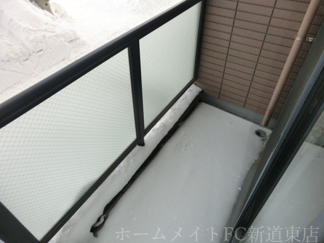 拡大写真:マルシメ64 A棟 2階201のベランダ