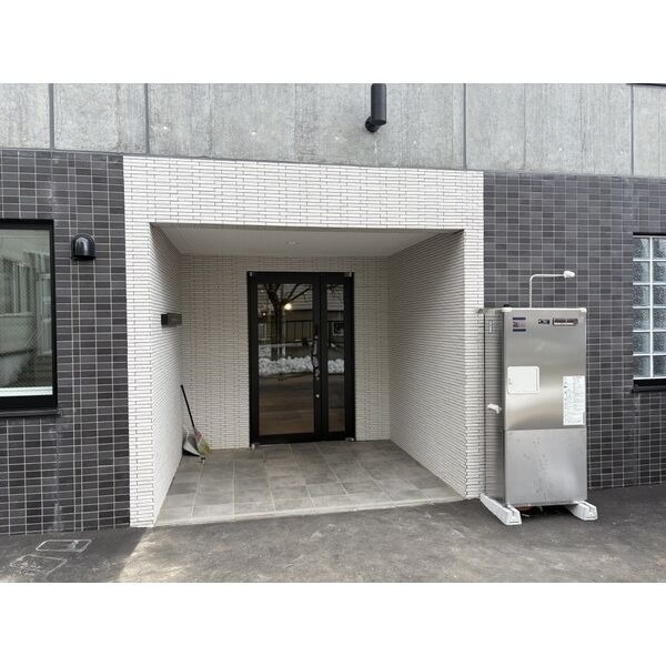 拡大写真:porte-bonheur N13(ポルトボヌールN13) 1階101のエントランス