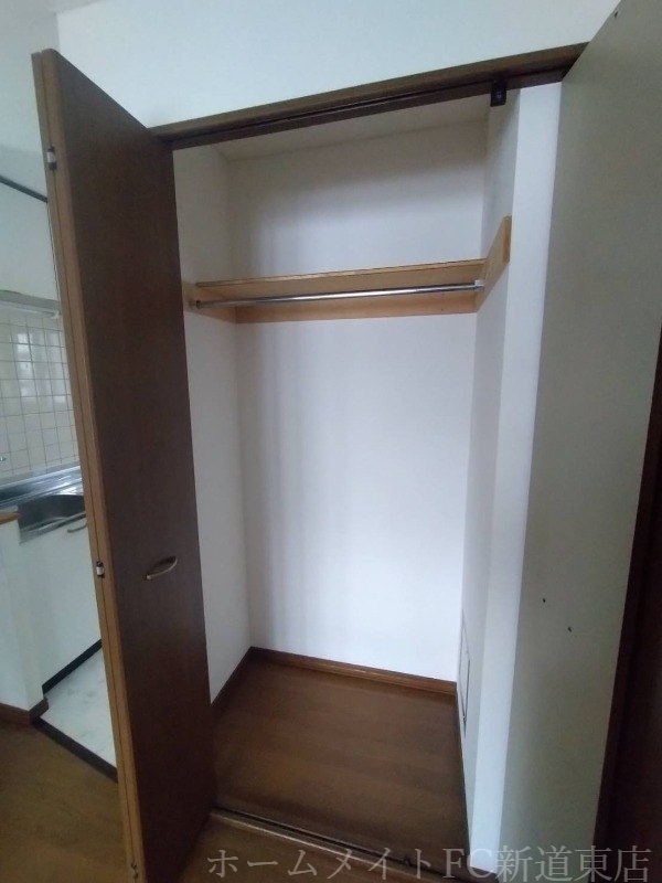 拡大写真:ワイズあいの里 1階103の収納