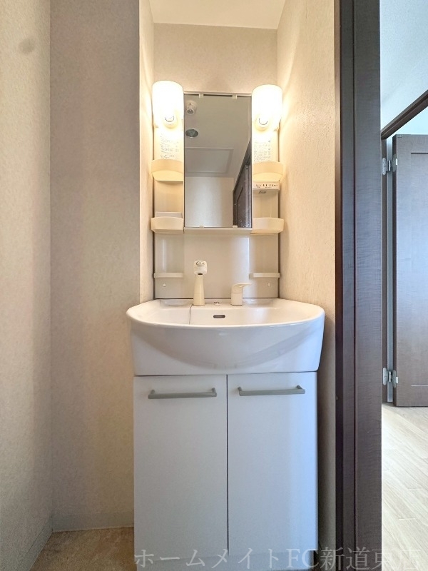 拡大写真:Vest Life N20 4階401の洗面所
