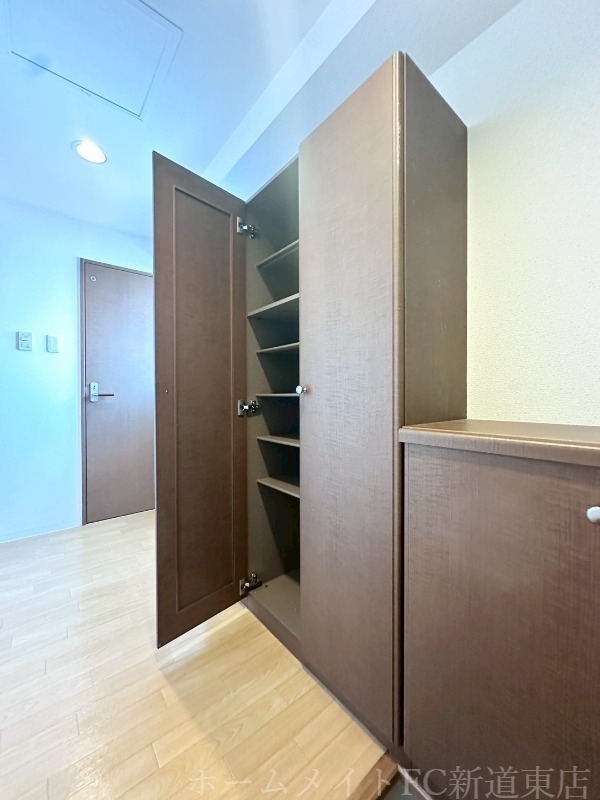 拡大写真:Vest Life N20 4階401の玄関