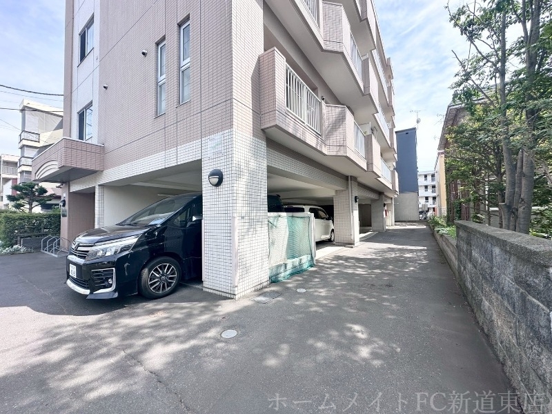 拡大写真:Vest Life N20 4階401の駐車場