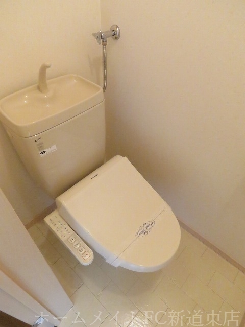 拡大写真:LEE SPACE 北48条 1階105のトイレ