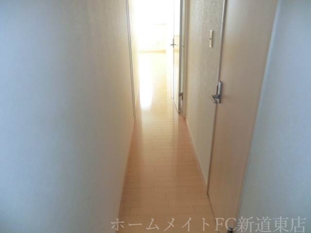 拡大写真:LEE SPACE 北48条 1階105のロビー