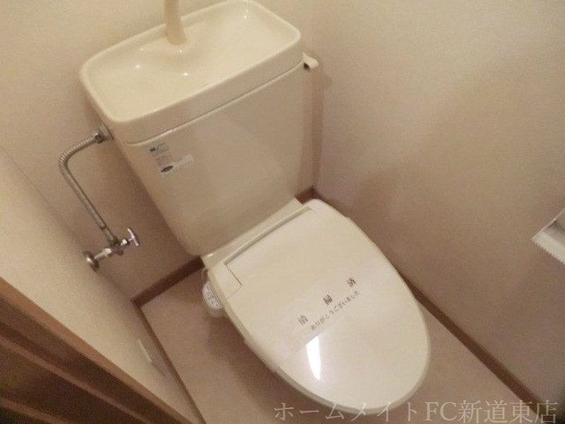 拡大写真:グラヴィス 1階102のトイレ