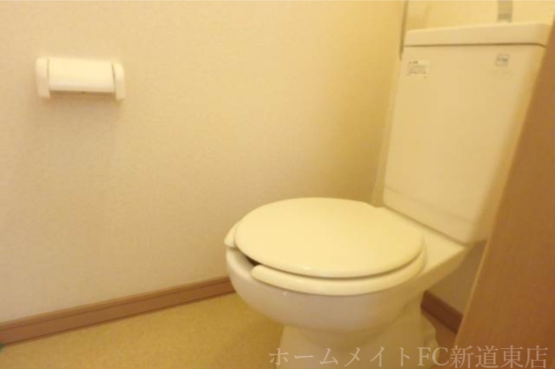 拡大写真:アレンダール壱番館 3階302のトイレ