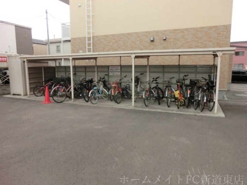 拡大写真:ノースヴィラ弐番館 1階104の共有部分