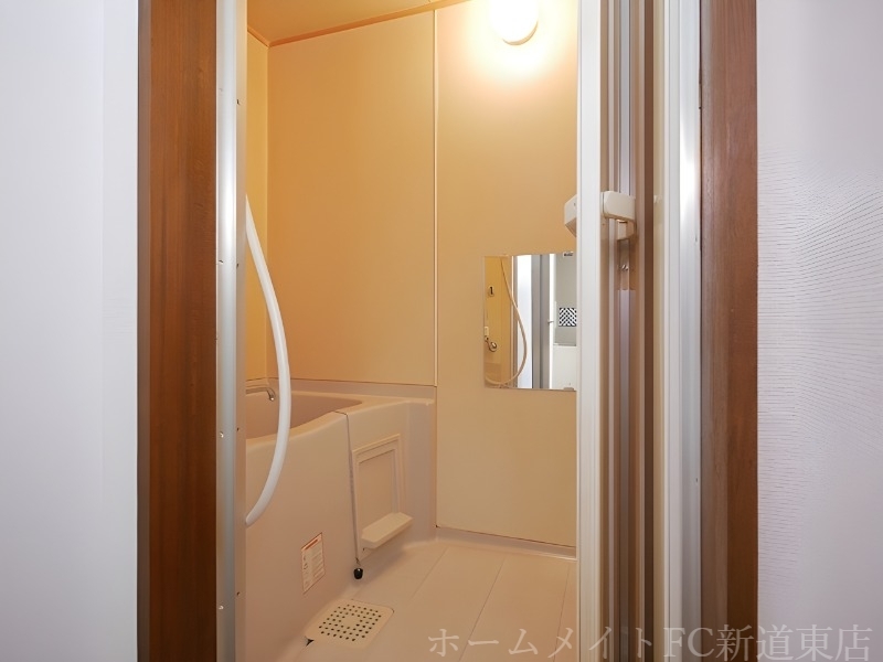 拡大写真:キラメック409 2階103のバス