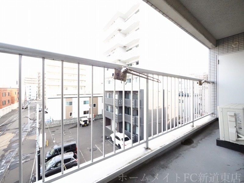 拡大写真：e.us新道東 4階401のバルコニー