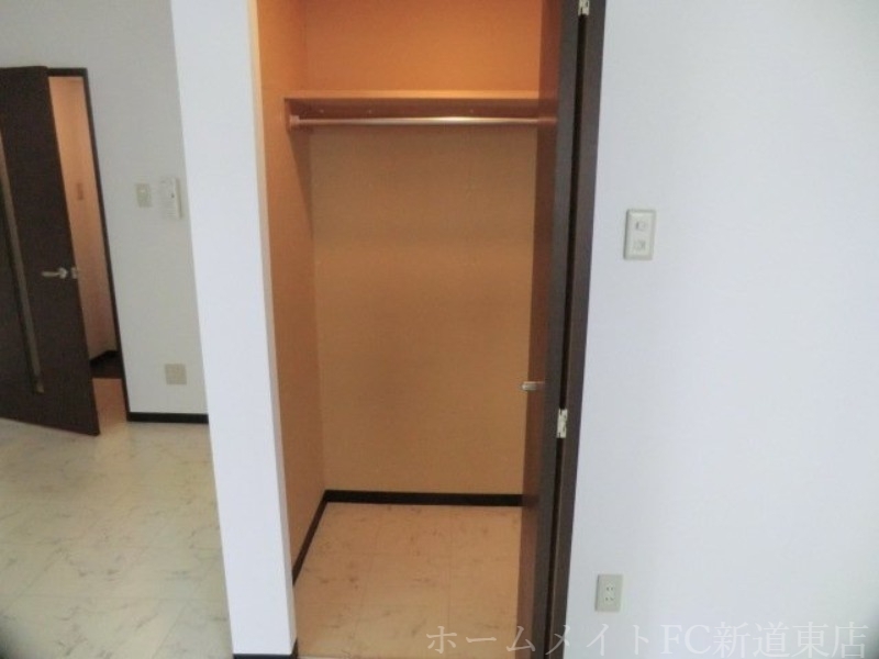 拡大写真:サンテモンターニュ 2階206の収納