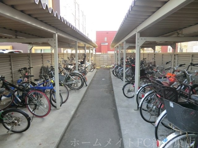 拡大写真:ベルマージュⅡ522 1階101の駐輪場