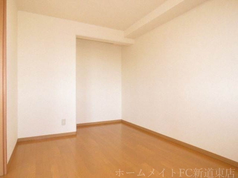 拡大写真:Cosmo Life 1階103の洋室