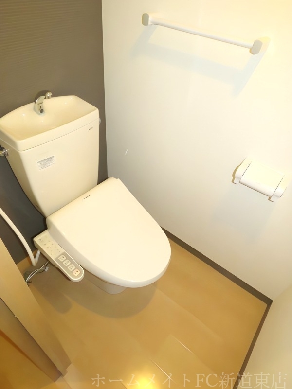 拡大写真:COMFORT 3階301のトイレ