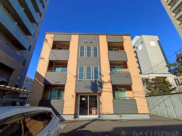 拡大写真:アーク円山公園 1階102の建物外観
