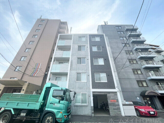 拡大写真:ブランシャールSAPPORO STATION WEST 5階502の建物写真