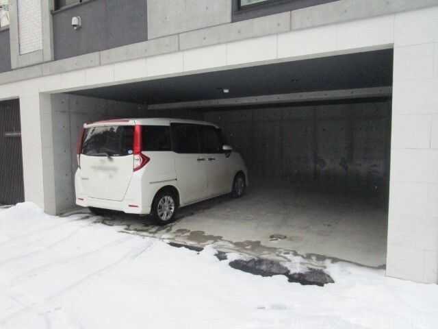 拡大写真：RESIDENCE SHINMEI MARUYAMA 4階406の駐車場