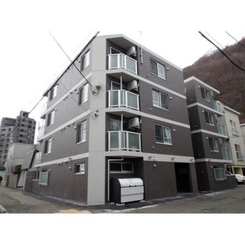 プレシェルト南円山の外観
