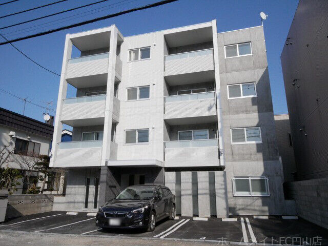 ブランシャール東屯田通 の外観