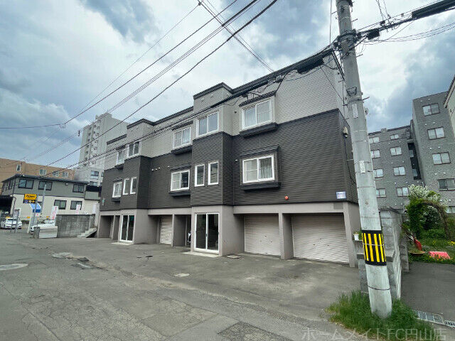 拡大写真:ルミエール南9条 1階103の建物外観