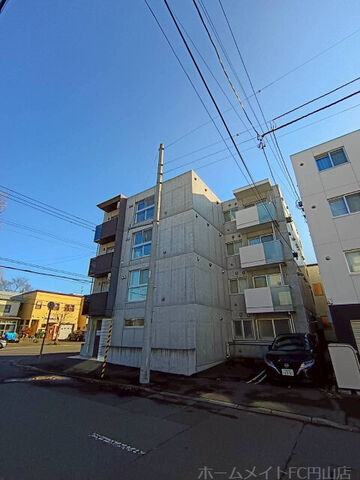 拡大写真:スプレンドール 1階102の建物外観
