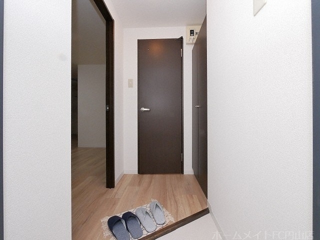 拡大写真:Le Clair minamimaruyama(ルクレールミナミマルヤマ) 1階102の玄関