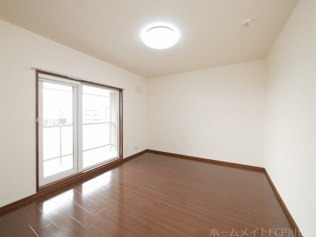 拡大写真:ホワイトコートカヤ伏見 1階104のその他部屋・スペース