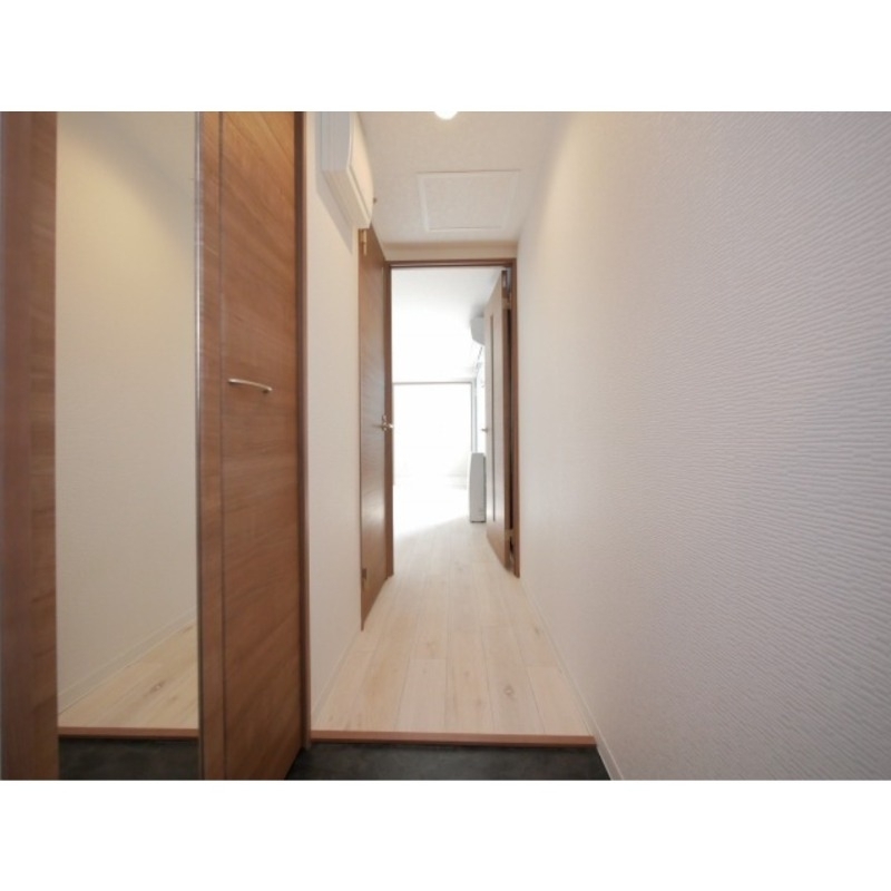 拡大写真:Foresta Fushimi 3階301の玄関