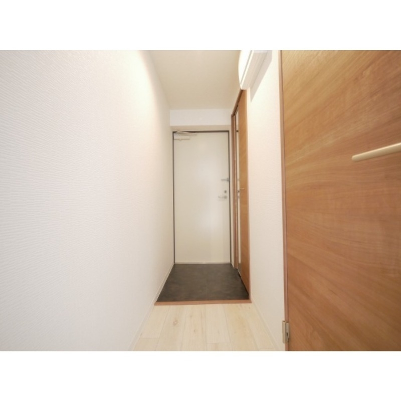 拡大写真:Foresta Fushimi 3階301の玄関