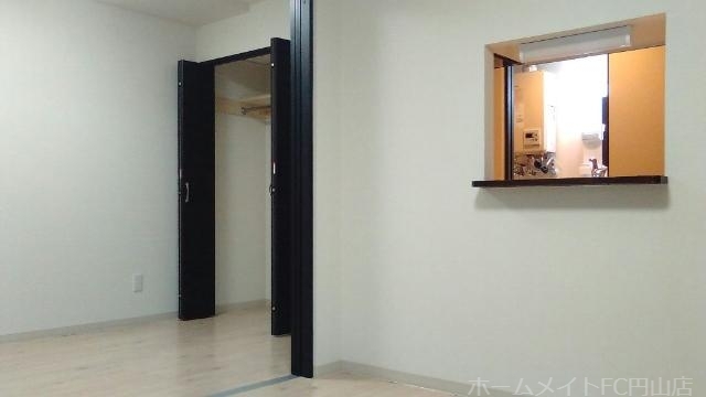 拡大写真:プレシェルト南円山 4階402のリビング