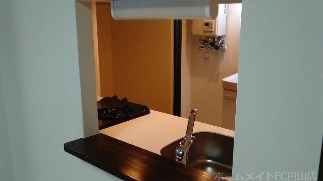 拡大写真:プレシェルト南円山 4階402のキッチン