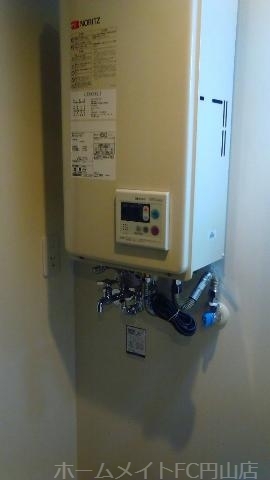 拡大写真:プレシェルト南円山 4階402の給湯器