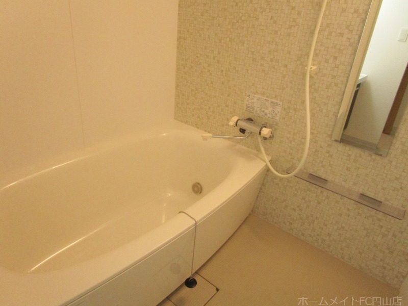 拡大写真：RESIDENCE SHINMEI MARUYAMA 4階406のバス