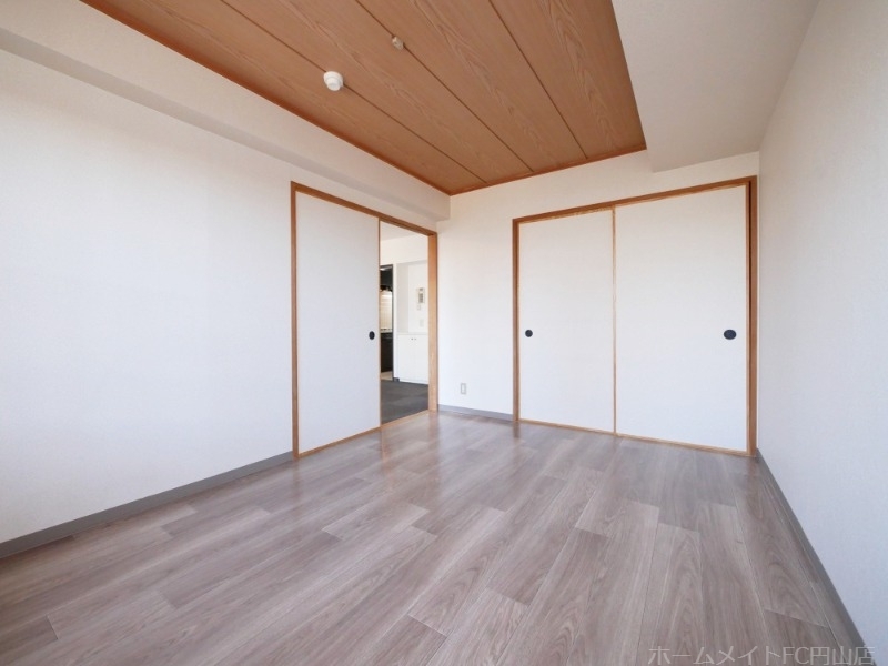 拡大写真:山鼻コンパウンド 3階304の洋室