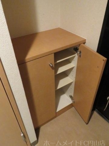 拡大写真:アビタ219 4階403の下駄箱