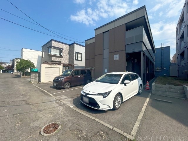 拡大写真:ディアス717 2階201の駐車場