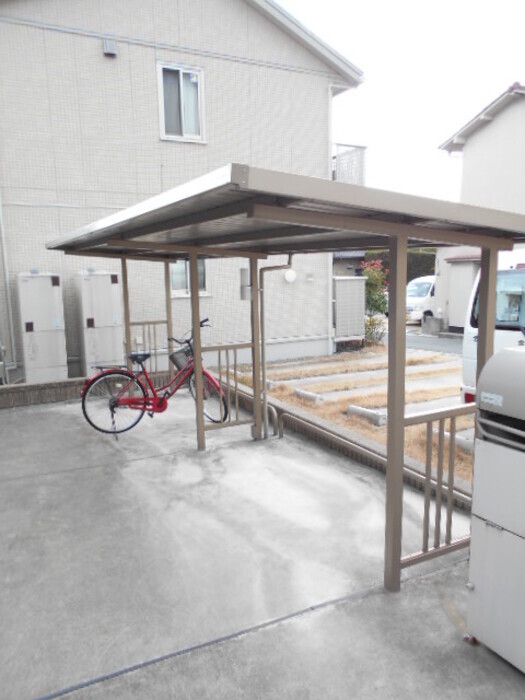 拡大写真:ウィット西深津 B 1階103の駐輪場