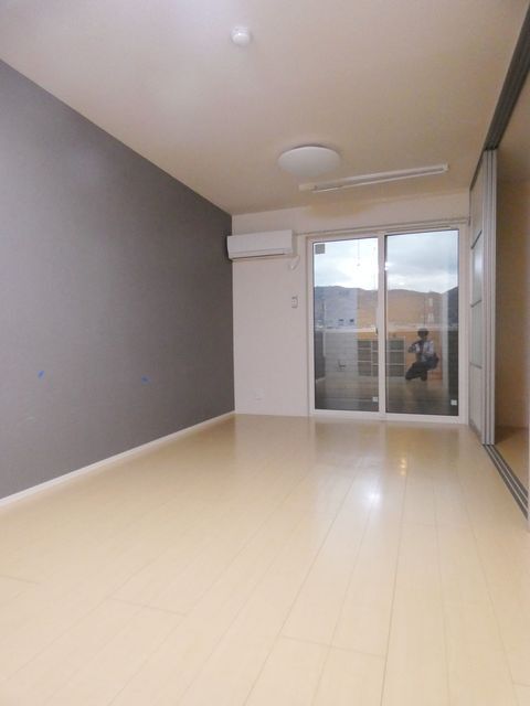 拡大写真:東大阪市新池島町3丁目 2階206の内観