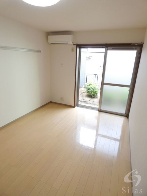 拡大写真:堺市北区東上野芝町2丁 1階111の内観