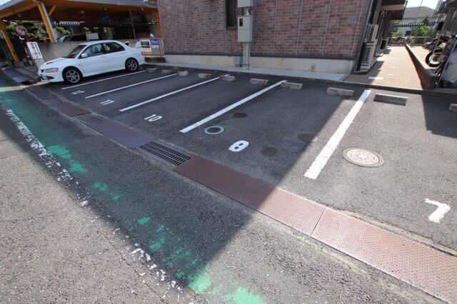 拡大写真:プレミールB 2階202の外観