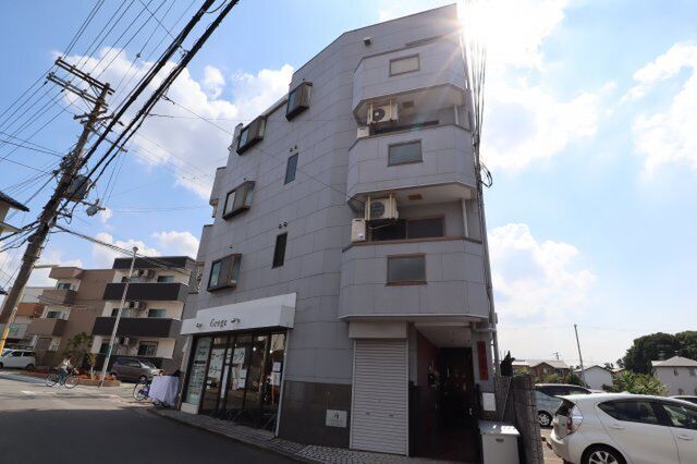 コサエールマンションの外観