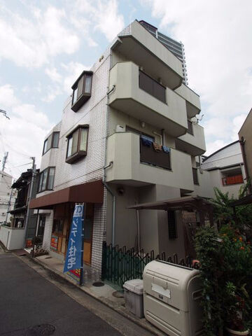 シャトルマキの外観