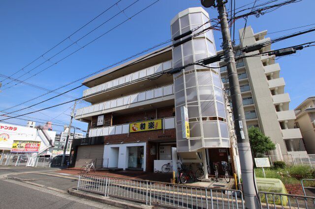 春木マンションの外観